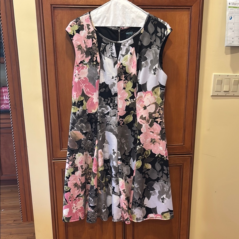 Gabby Skye Floral Dress - Pink, Black, Gray, Green